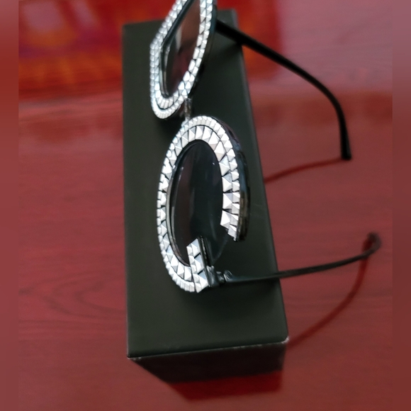 💥 SUNGLASSES 💥 - Picture 6 of 9